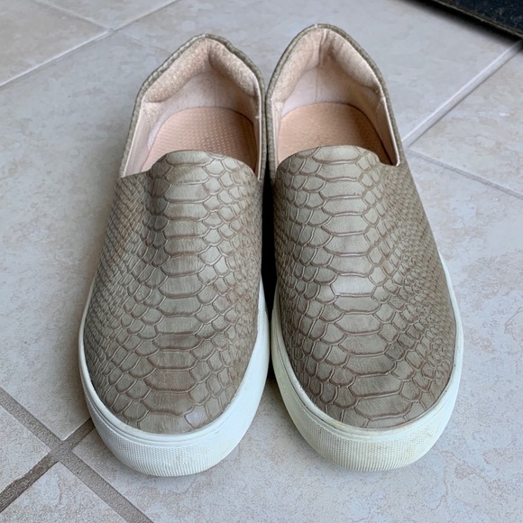 J/SLIDES Ariana slide on sneaker - Picture 2 of 6